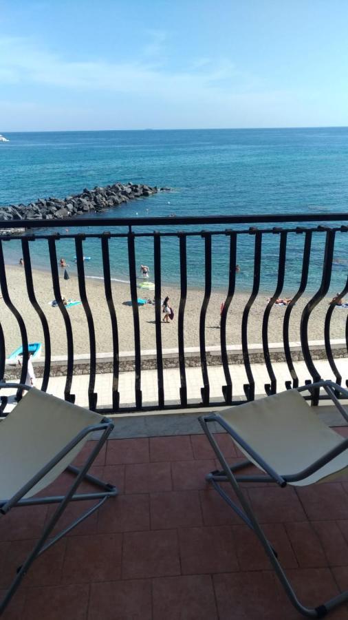 Beachfront جيارديني ناكسوس المظهر الخارجي الصورة