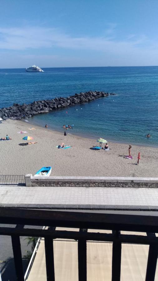 Beachfront جيارديني ناكسوس المظهر الخارجي الصورة