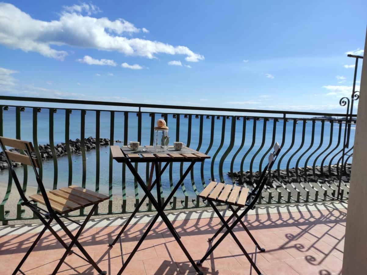 Beachfront جيارديني ناكسوس المظهر الخارجي الصورة